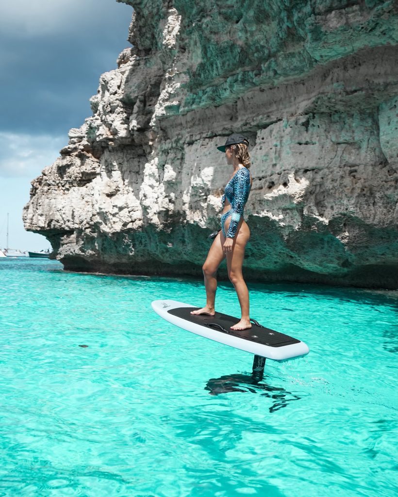 10 secrets for beginners in foil surfing and electric foiling efoil in ibiza 9